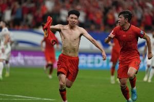 ?博主曝独家邮件：一英国俱乐部想要王钰栋，愿贡献外卡名额！